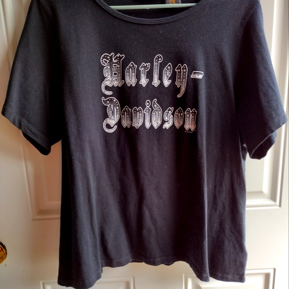 HD woman's shirt